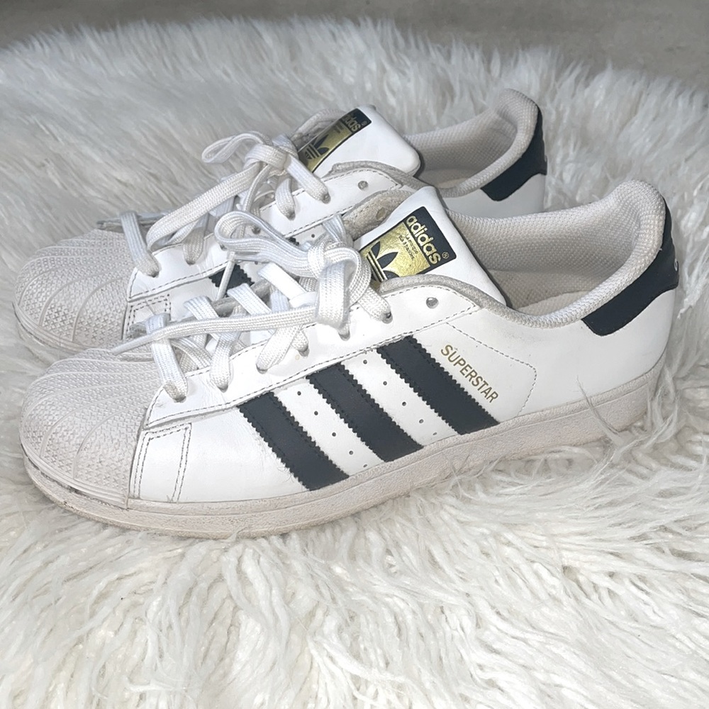 Adidas superstar women’s shoes 9